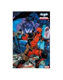 Batman/ Deadpool – VARIANT WRAPAROUND DI DAN MORA - Panini Comics – Italiano